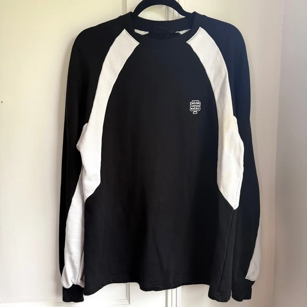 SEVENTEEN (KPOP) Seventeen in Caratland (2025) Merch, Sweat Shirt - Picture 1 of 2
